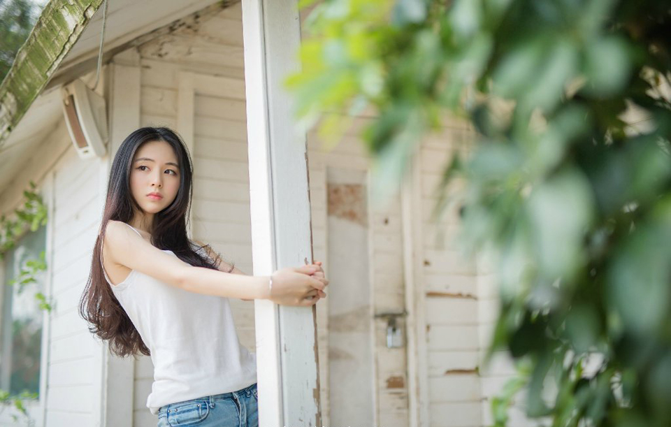 整个江岸一下子因为周瑜阵亡消息的真实性陷入了混乱。